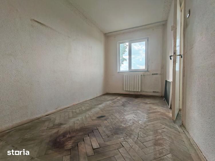 Apartament cu 3 camere în Km 4
