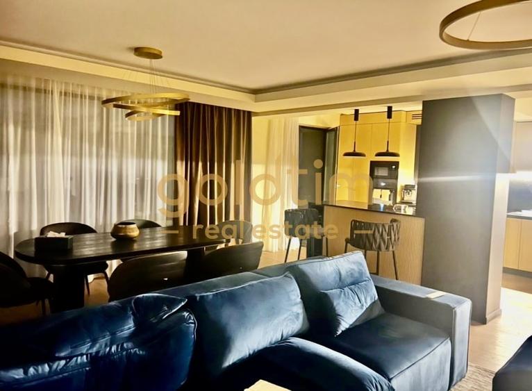 Penthouse cu 5 camere decomandat, mobilat în Pipera