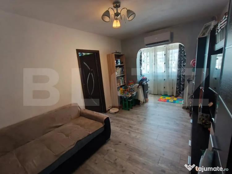 Apartament cu 2 camere semidecomandat în Craiovița Nouă