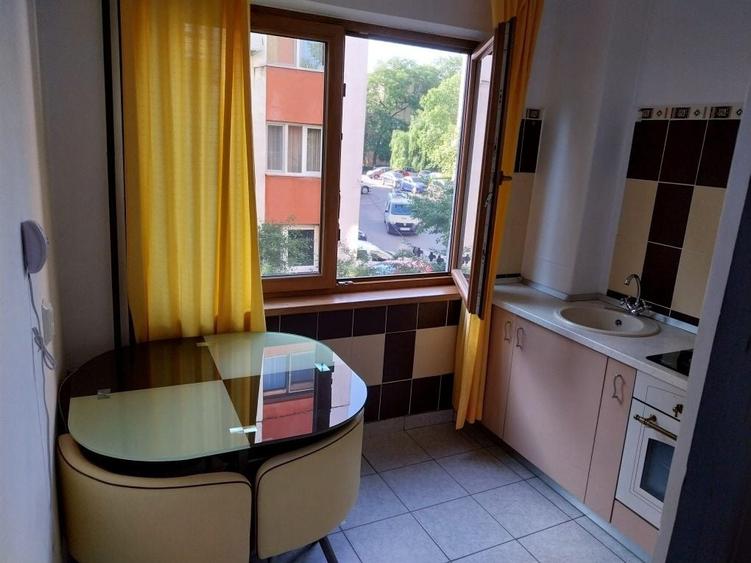 Garsonieră decomandată în Valea Rosie