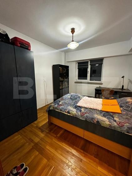 Apartament cu 4 camere decomandat, mobilat în Calea București