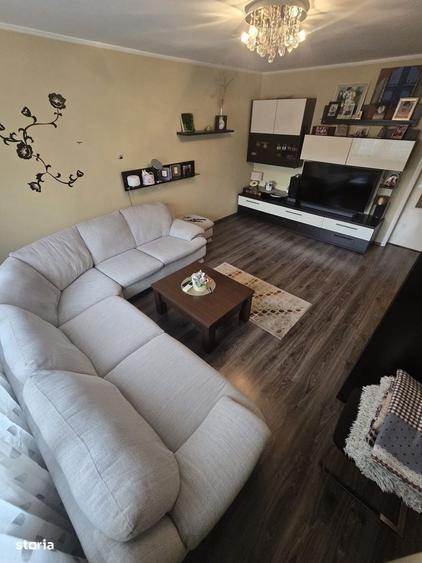 Apartament cu 4 camere decomandat în Central