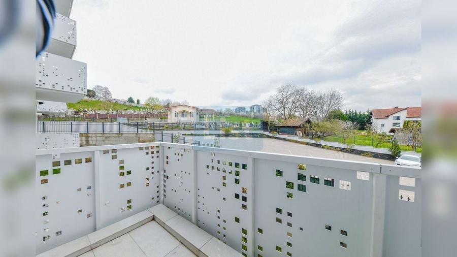 Apartament cu 3 camere semidecomandat, mobilat în Zorilor