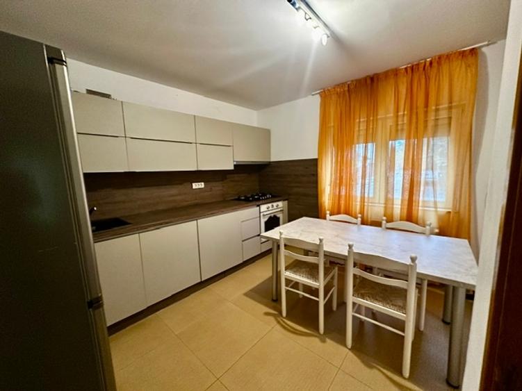 Duplex cu 6 camere cu Canalizare în Pipera