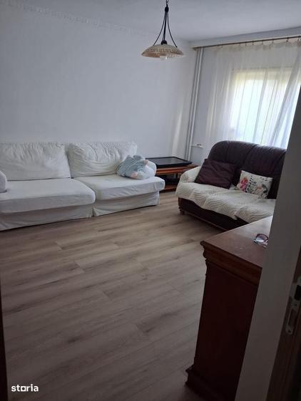 Apartament cu 3 camere decomandat în Brâncoveanu
