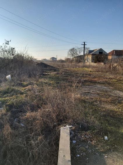 Teren de 2400 mp, în 1 Decembrie