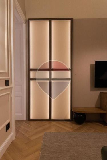 De vânzare apartament cu 3 camere, 2 băi, restaurat integral - Central - 23