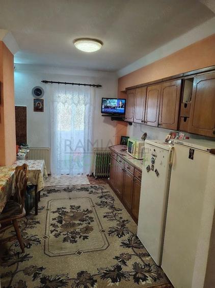 Apartament cu 3 camere decomandat, mobilat în Râșnov Romacril