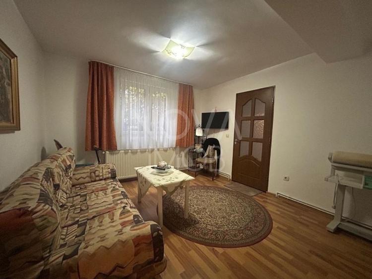 Casă individuală cu 7 camere cu Canalizare în Terezian