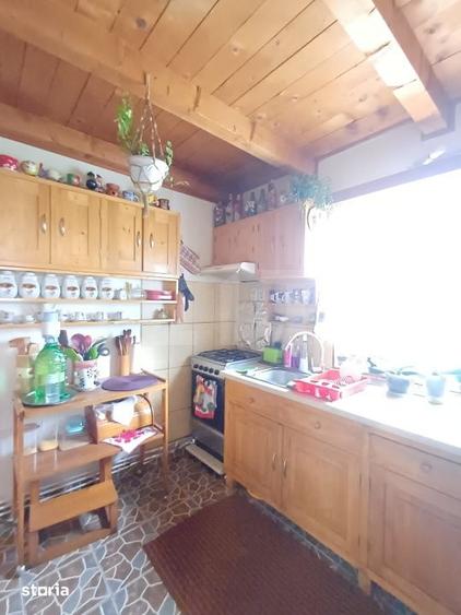 Casă cu 5 camere cu Teren 2800 Mp în Moldovenești