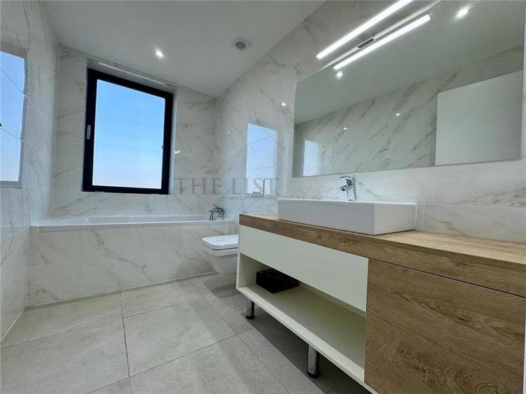 Duplex cu 6 camere cu Canalizare în Pipera