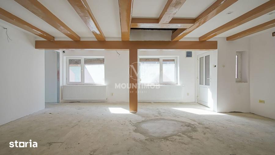 Casă cu 3 camere cu Teren 446 Mp în Central