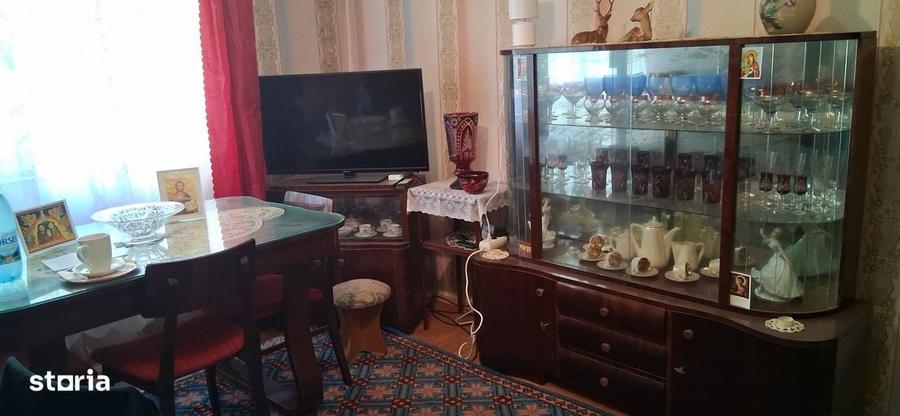 Apartament cu 3 camere semidecomandat în Est