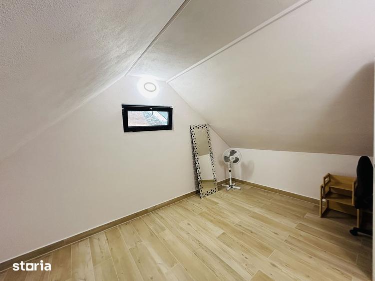 Casă cu 4 camere cu Teren 300 Mp în Lupeni
