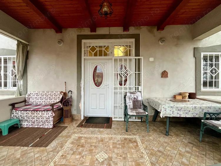 Casă cu 7 camere cu Canalizare în Dumbrava