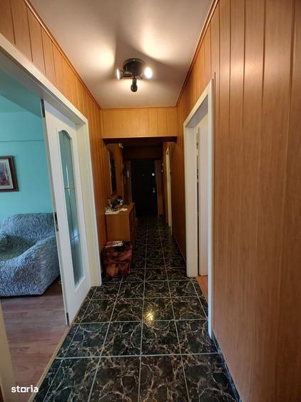Apartament cu 4 camere decomandat în Decebal