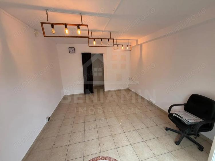 Spațiu comercial, de 25 mp, în Răcădău