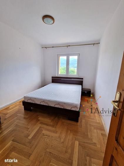 Apartament cu 4 camere decomandat în Noua