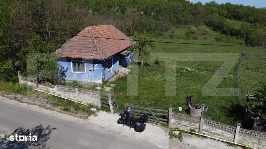 Casă cu 2 camere cu Teren 4700 Mp în Bonț