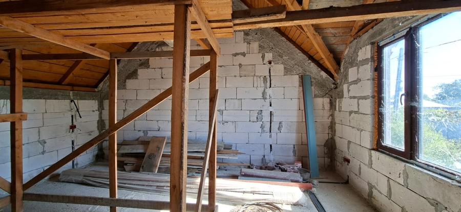 Casă cu 4 camere cu Teren 1000 Mp în Bâldana