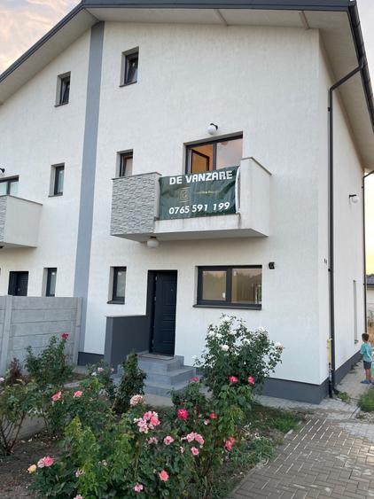 Duplex cu 4 camere cu Canalizare în Cornetu