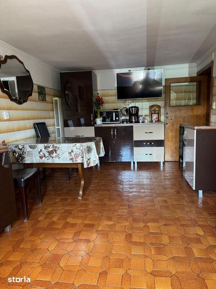 Casă cu 5 camere cu Teren 520 Mp în Vlădești