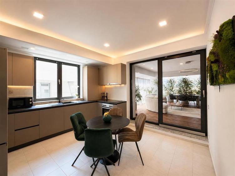 Apartament cu 3 camere decomandat, mobilat în Herăstrău