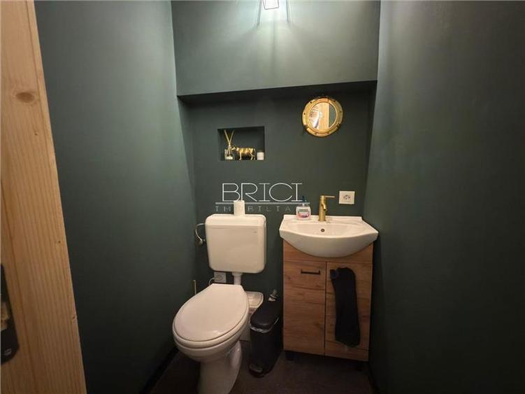 Casă individuală cu 4 camere cu Teren 454 Mp în Central