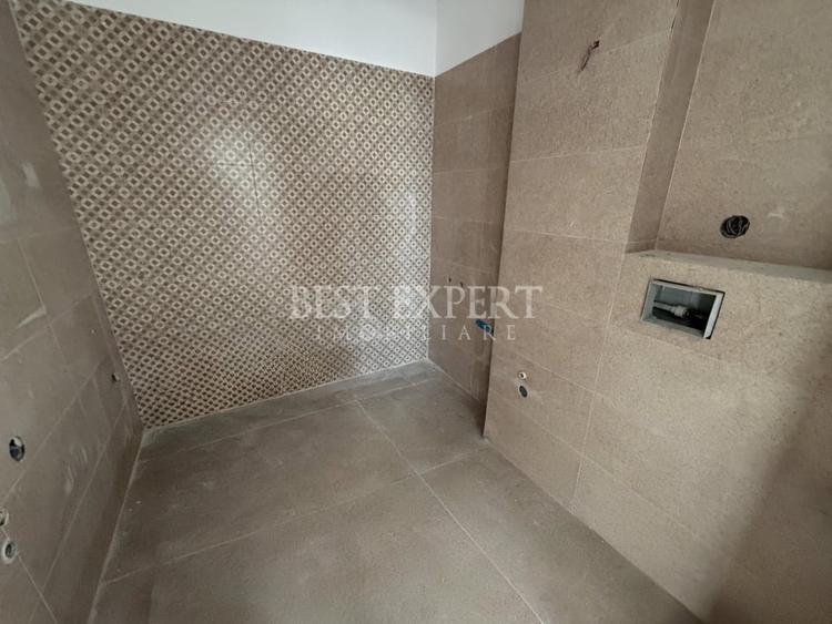 Apartament cu 3 camere semidecomandat în Theodor Pallady