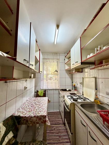 Apartament cu 3 camere semidecomandat, mobilat în Mănăștur