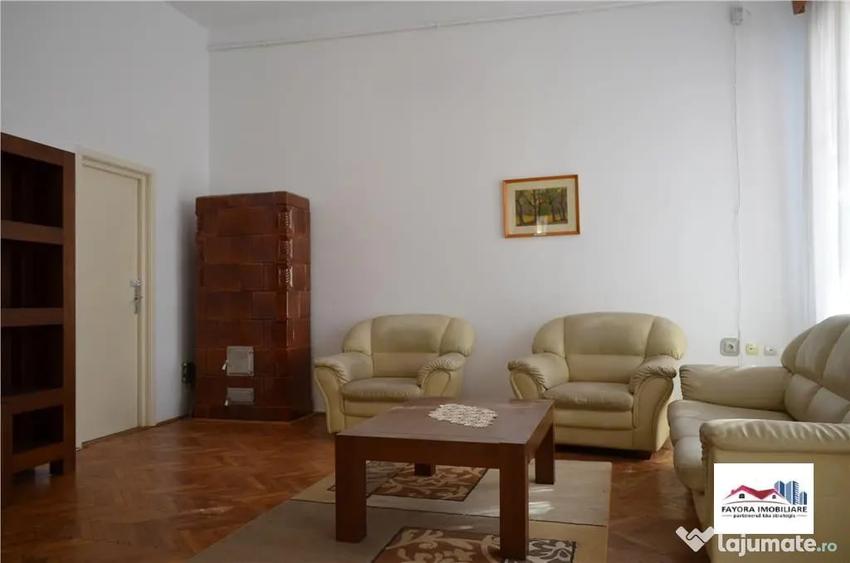 Casă cu 4 camere cu Teren 300 Mp în Central