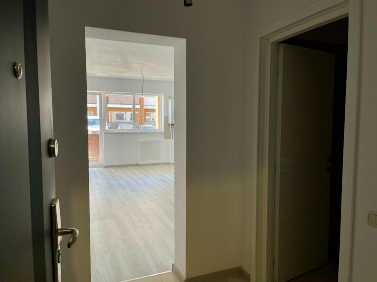 Apartament cu 2 camere semidecomandat în Sânpetru