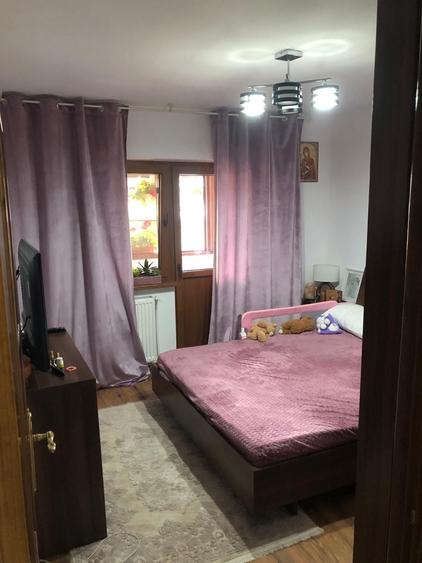 Apartament cu 3 camere decomandat în Cișmea