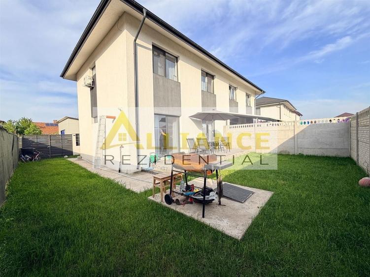 Duplex cu 4 camere cu Canalizare în Berceni