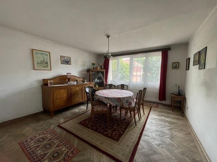 Apartament cu 3 camere decomandat, mobilat în Central — fotografia 1