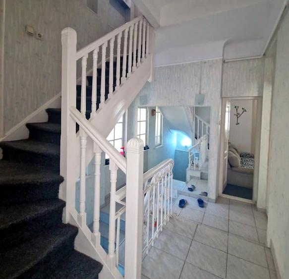 Apartament cu 4 camere decomandat, mobilat în Universitate