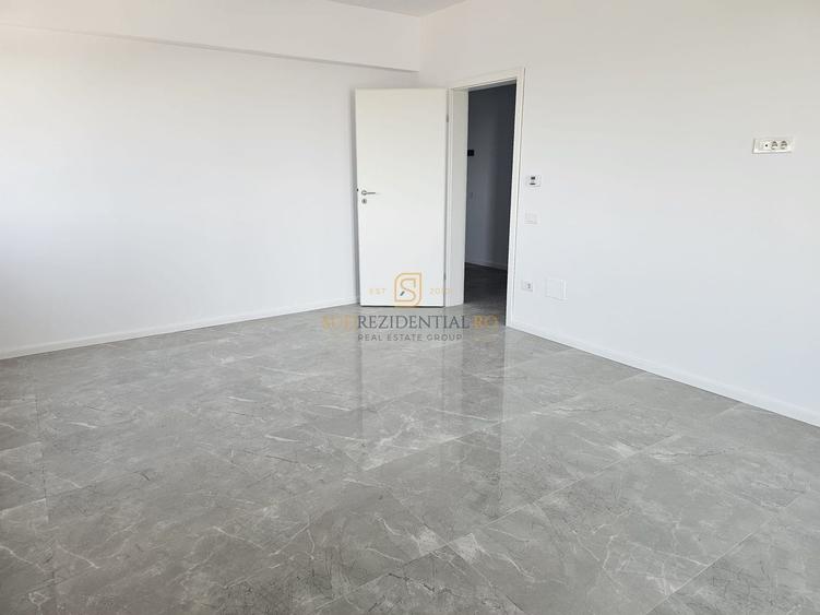Apartament cu 3 camere decomandat în Metalurgiei