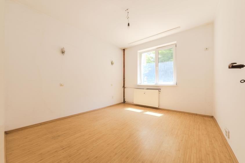 Apartament cu 3 camere decomandat în Rahova