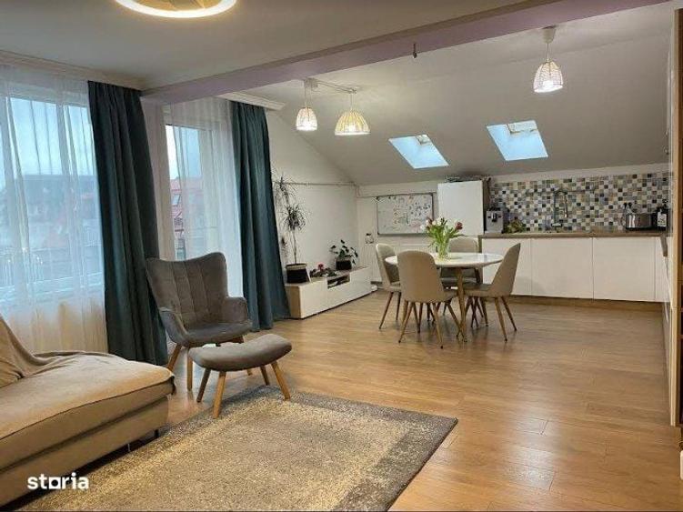Apartament cu 4 camere decomandat în Florești