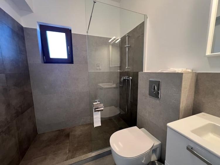 Casă individuală cu 4 camere cu Canalizare în Balotești