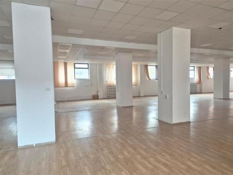 Birou, de 58 mp, în Politehnica