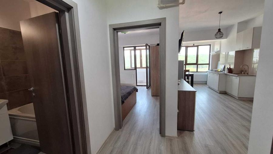 Apartament cu 2 camere semidecomandat în Valea Adâncă