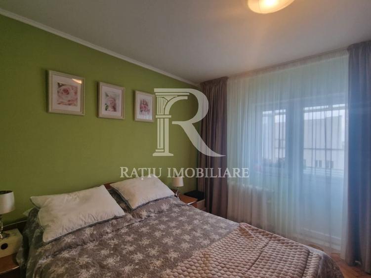 Apartament cu 3 camere decomandat, mobilat în Decebal