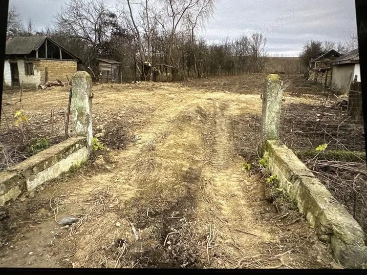 Teren de 2000 mp, în Drăgușani