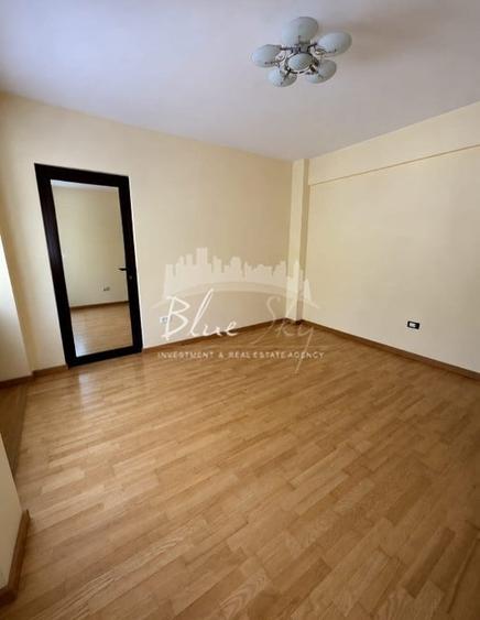 Apartament cu 3 camere semidecomandat în Ultracentral