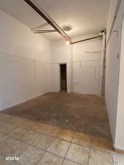 Spațiu comercial, de 93 mp, în Rovine