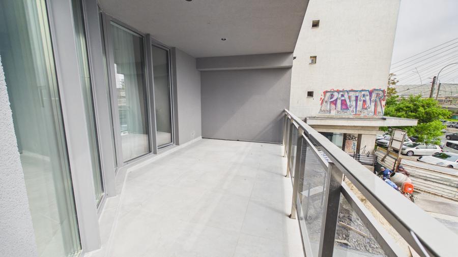 Apartament cu 2 camere semidecomandat în Grivița
