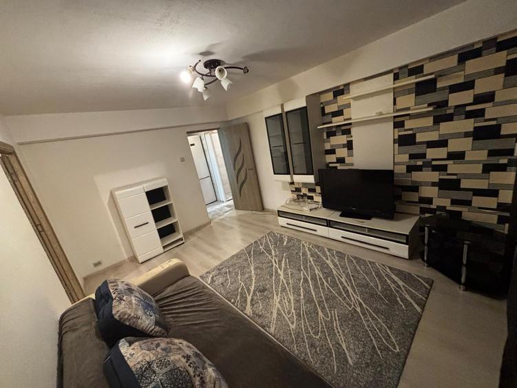 Apartament cu 2 camere semidecomandat în Pantelimon
