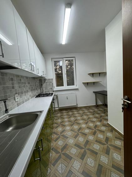 Apartament cu 3 camere decomandat în Domenii