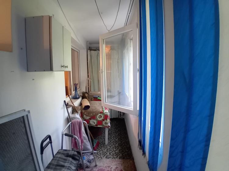 Apartament cu 2 camere semidecomandat în Berceni